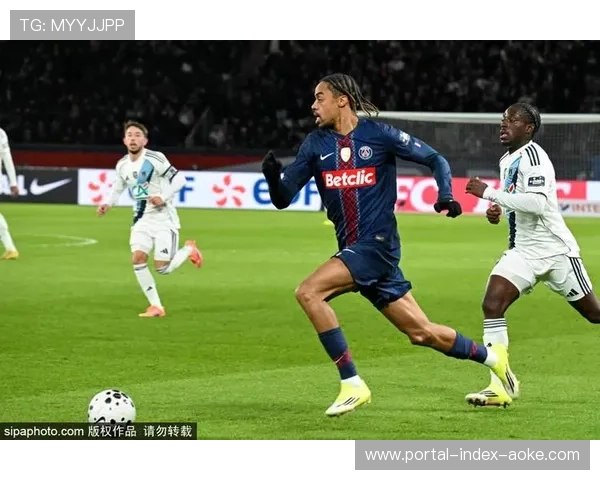 巴黎圣日耳曼上半场2-0领先马赛，登贝莱内切撩射扩大优势